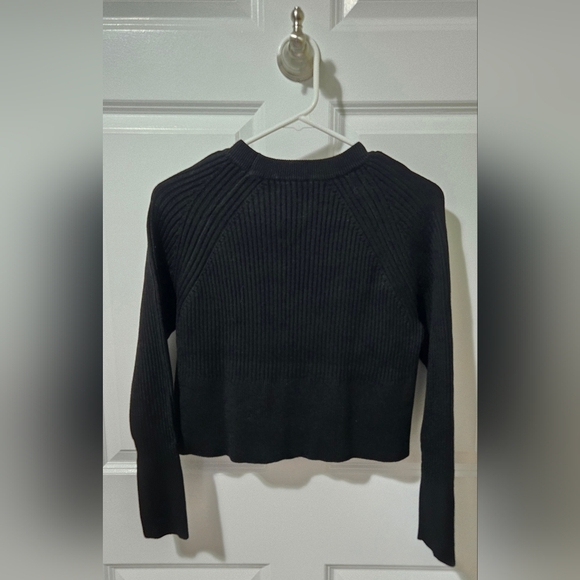 Olivaceous Cropped Sweater - Picture 5 of 5